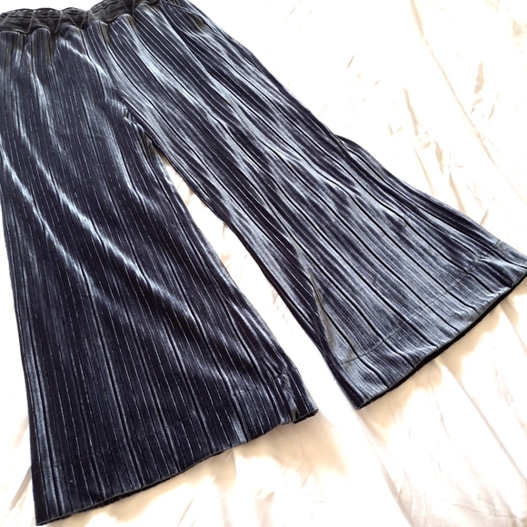 Joe Fresh | Grey / blueish Velour wide leg women's pant - Picture 4 of 10